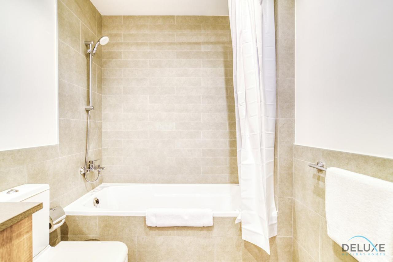 Sophisticated 1Br At Town Square Rawda Dubailand By Deluxe Holiday Homes Dış mekan fotoğraf